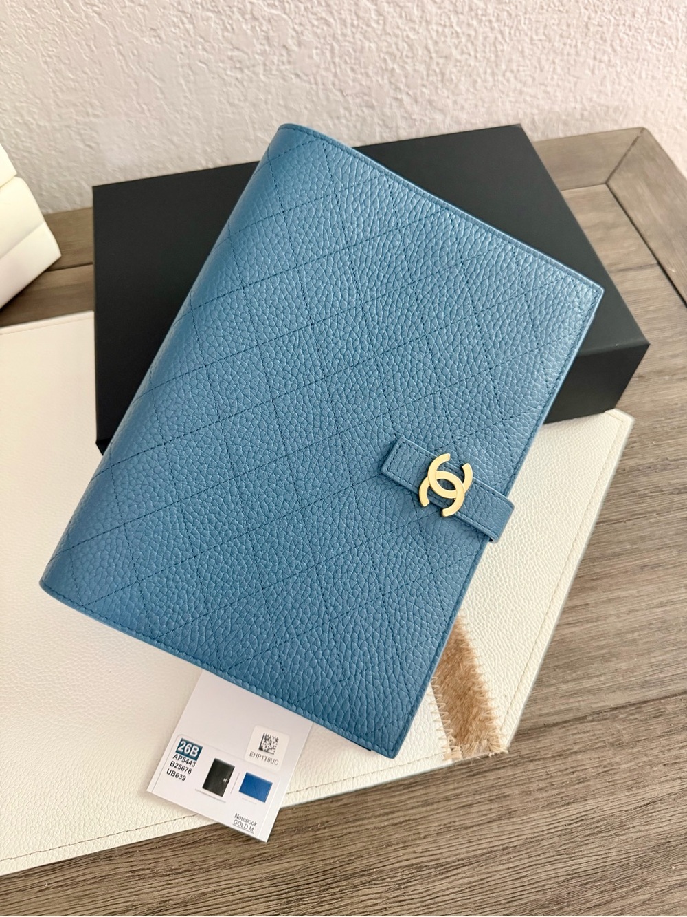 CHANEL Light Blue Quilted Leather Agenda Cover with Gold CC Clasp,notebook - Picture 6 of 7